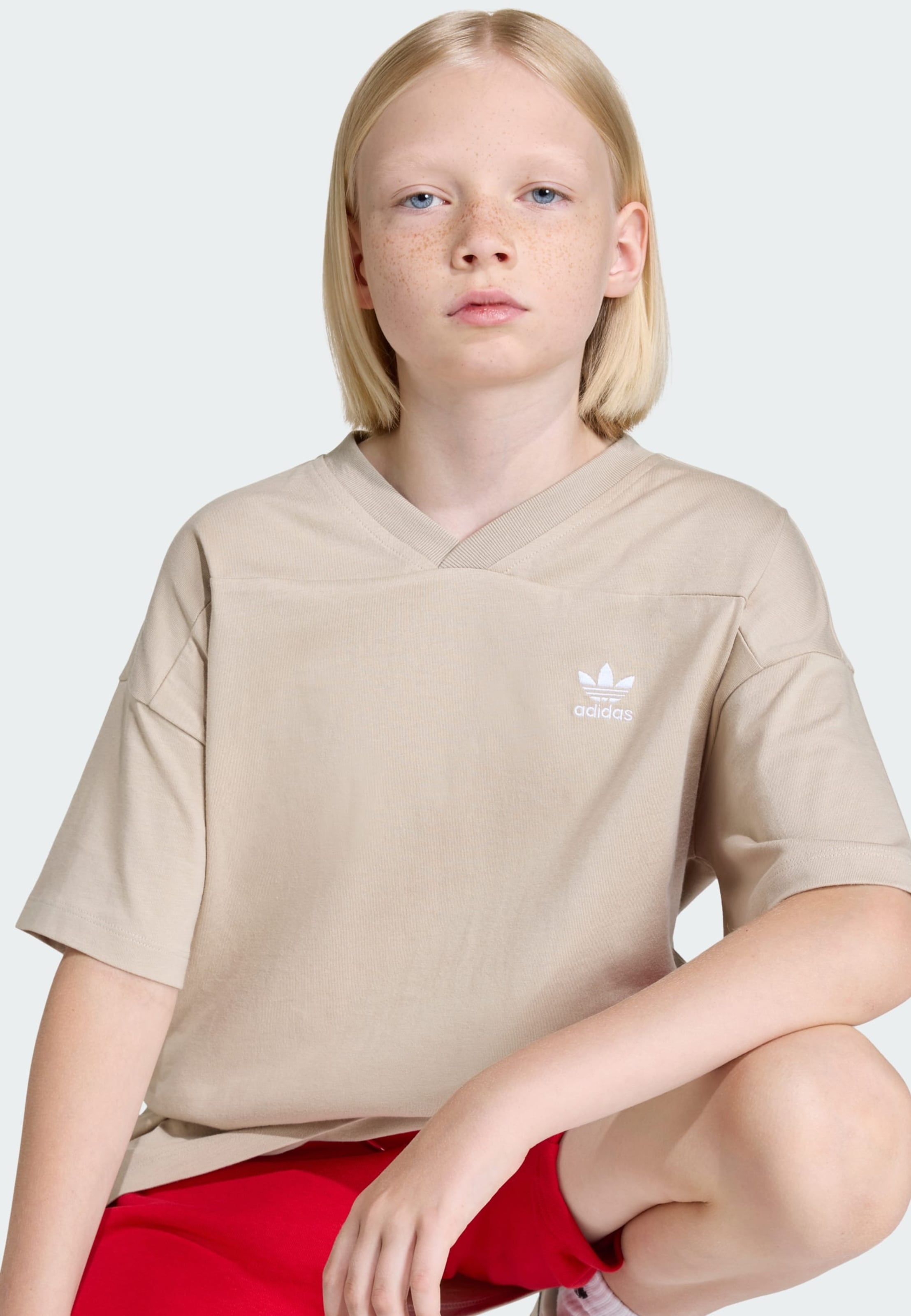 Adidas Originals Футболка 'OVERSIZED CUTLINE' в бежевом цвете — фото 4