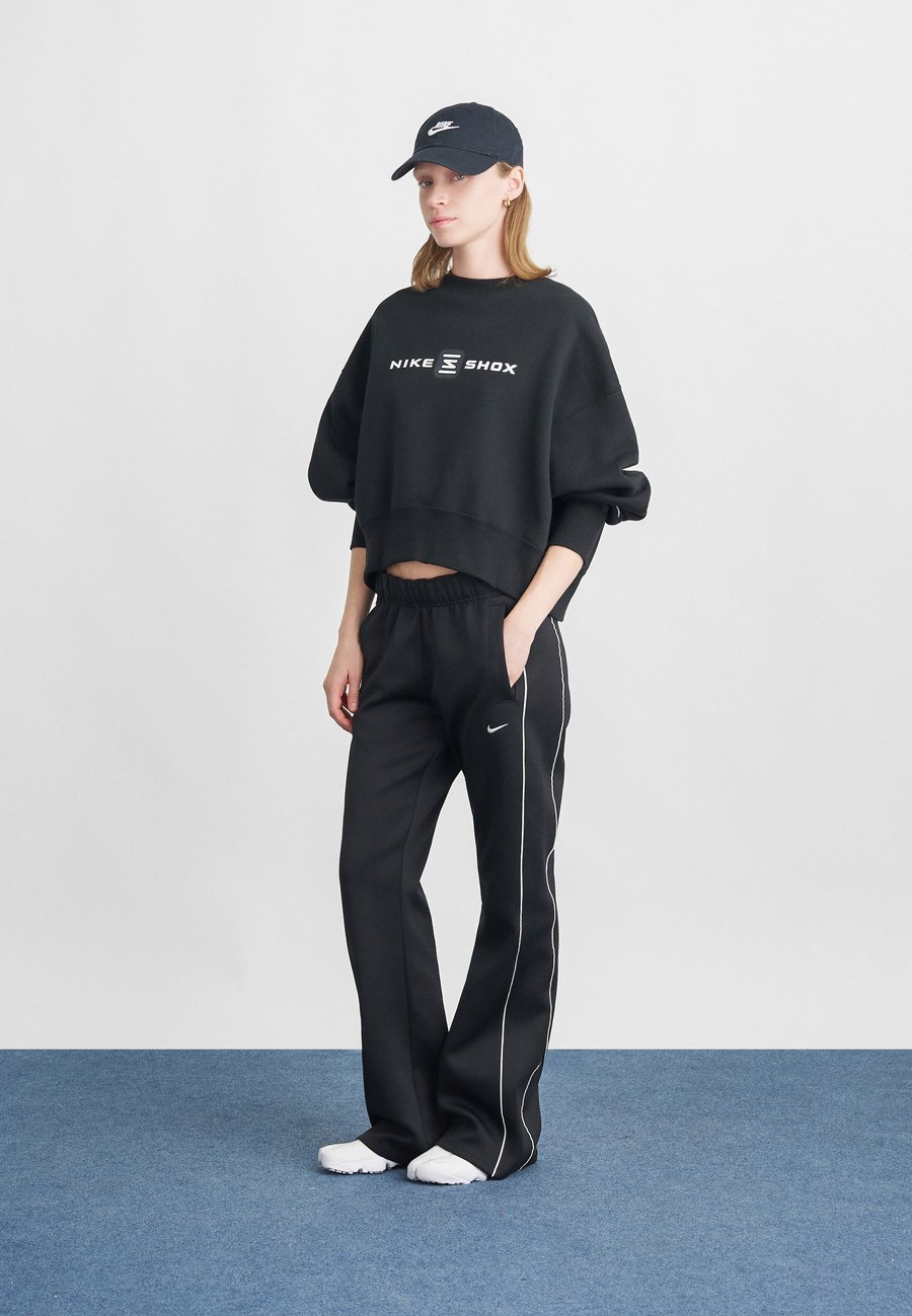 Толстовка Nike Sportswear SHOX PHOENIX CREW, Black — фото 2
