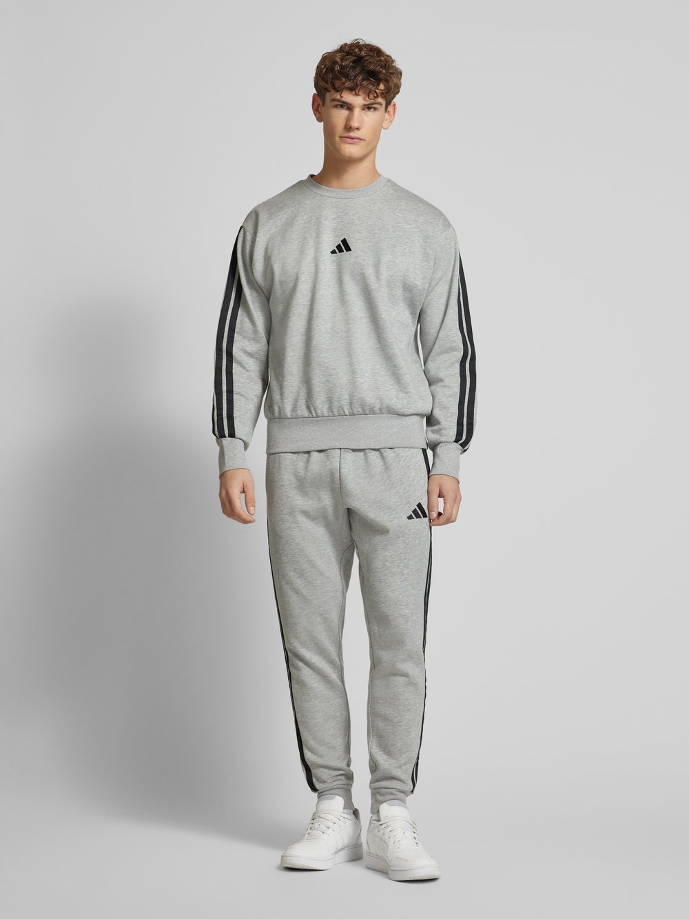 

Толстовка с этикеткой ADIDAS SPORTSWEAR, светло-серый
