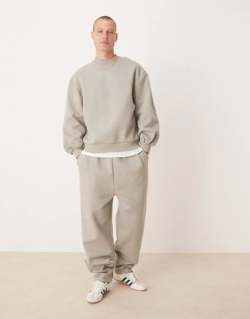 

Широкие спортивные брюки премиум-класса ASOS DESIGN с присборенным краем и складками в цвете «лондонский туман»