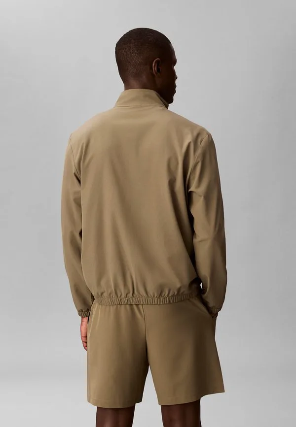 Легкая спортивная куртка wind icon Calvin Klein, Dusty Olive — фото 3