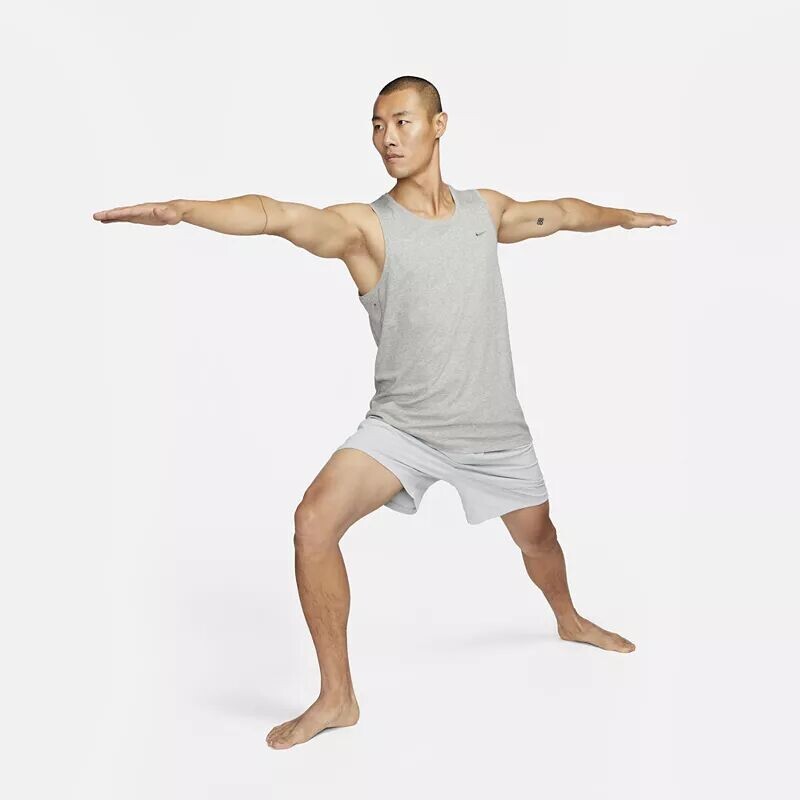Мужская универсальная майка для фитнеса Nike Dri-FIT Primary — фото 2