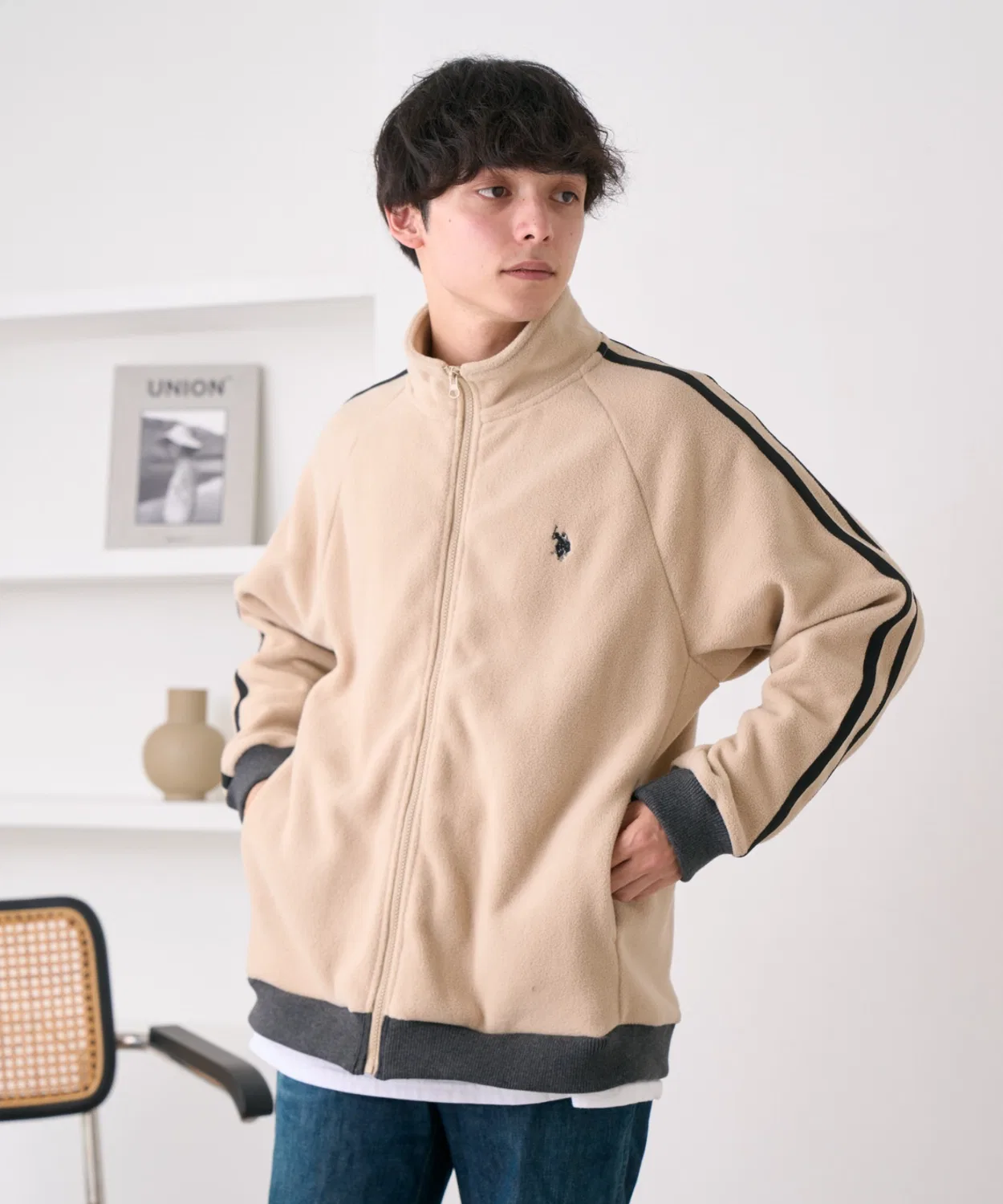 Трек-джекет на молнии U.S. POLO ASSN. из флиса с линиями, бежевый