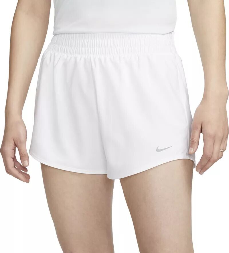 

Женские шорты Nike One Dri-FIT с высокой талией и короткой подкладкой шириной 3 дюйма, белый