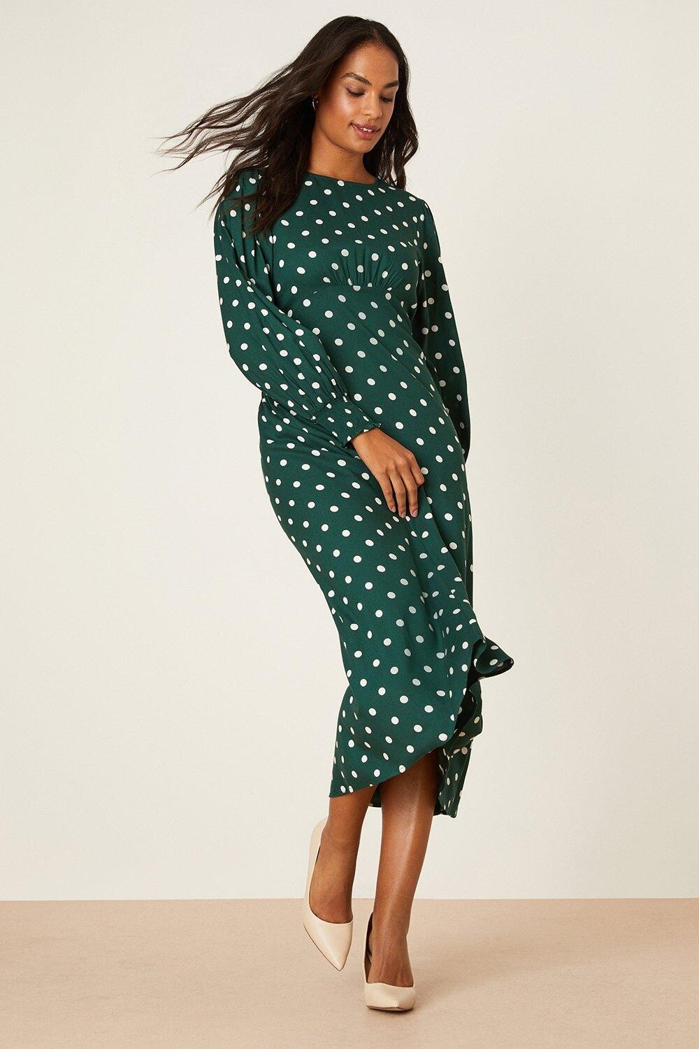

Платье миди Green Spot с длинными рукавами и гофрированными манжетами Dorothy Perkins, зеленый