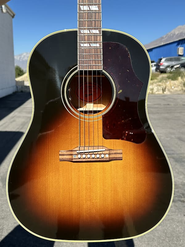 

Акустическая гитара Gibson Southern Jumbo Original 2023 Vintage Sunburst New Unplayed Auth Dlr #044