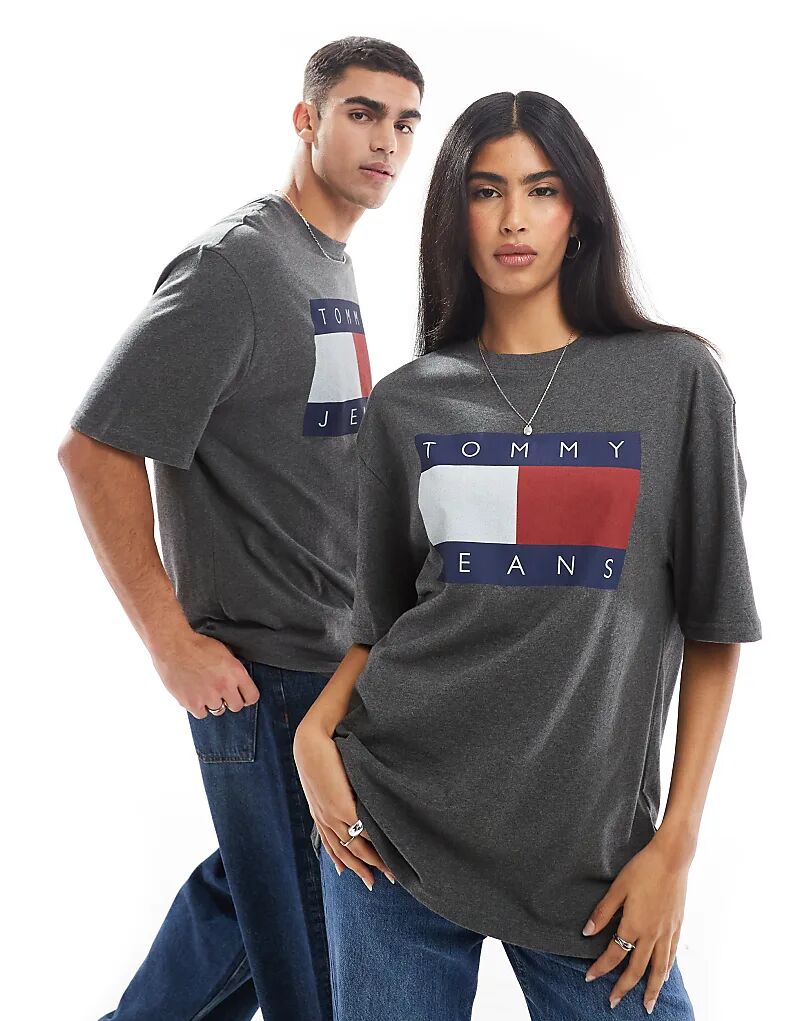 

Футболка унисекс с большим логотипом флага в угольно-сером цвете Tommy Jeans