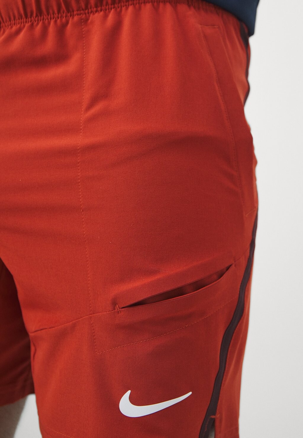 

Спортивные шорты Nike Performance, красный
