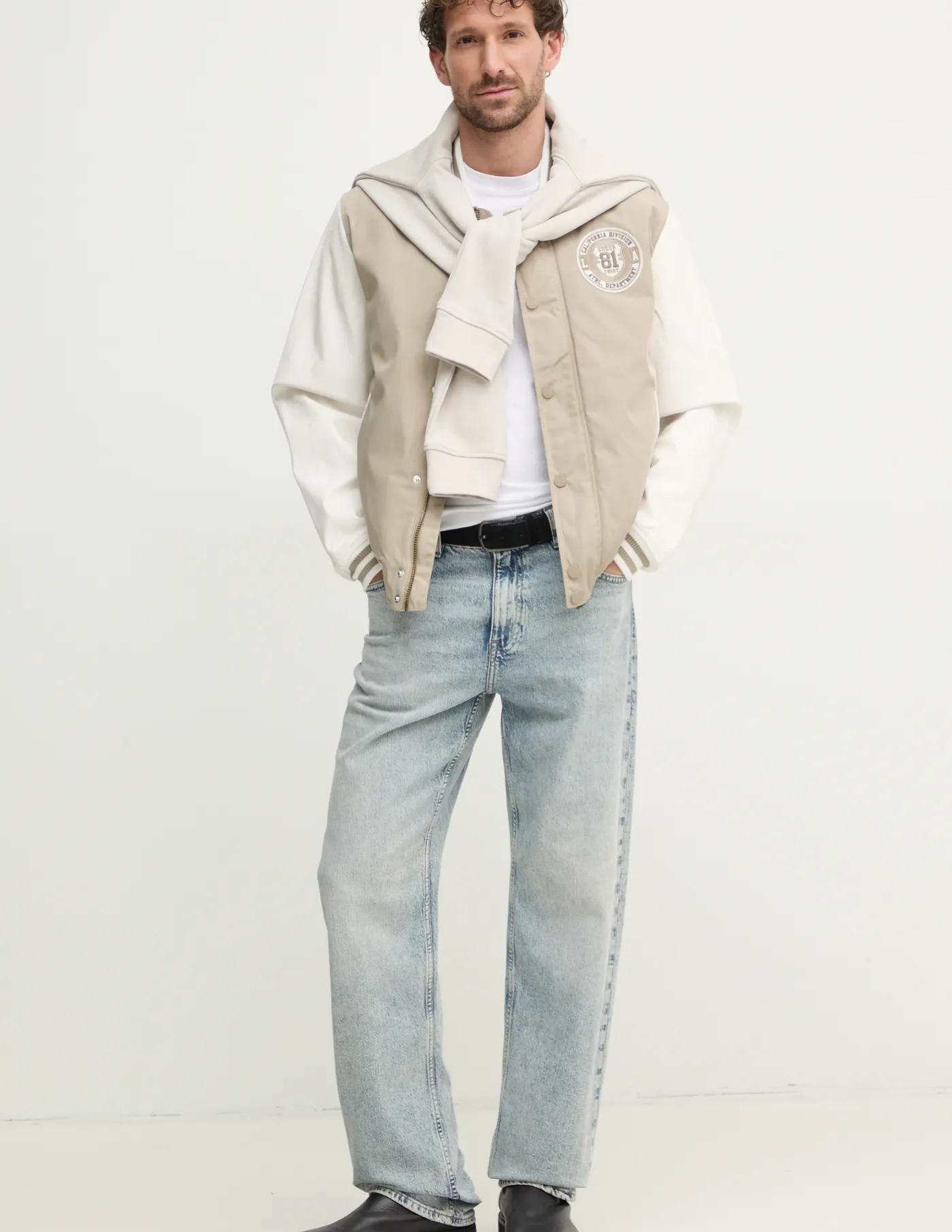 

Бомбер VARSITY Guess, бежевый