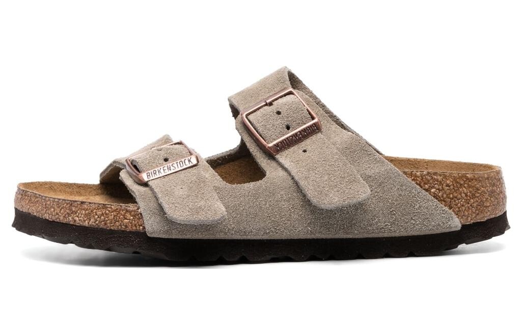 

Сандалии Arizona Soft Footbed из замши Birkenstock, цвет Taupe