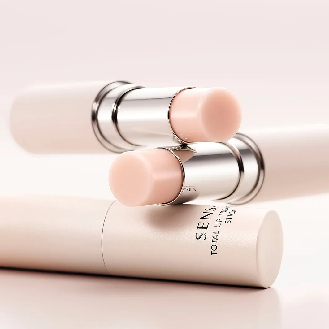 Продукция для ухода за губами Lip Care Expert: комплексное лечение губ в стике. Sensai, 5,2 гр — фото 2