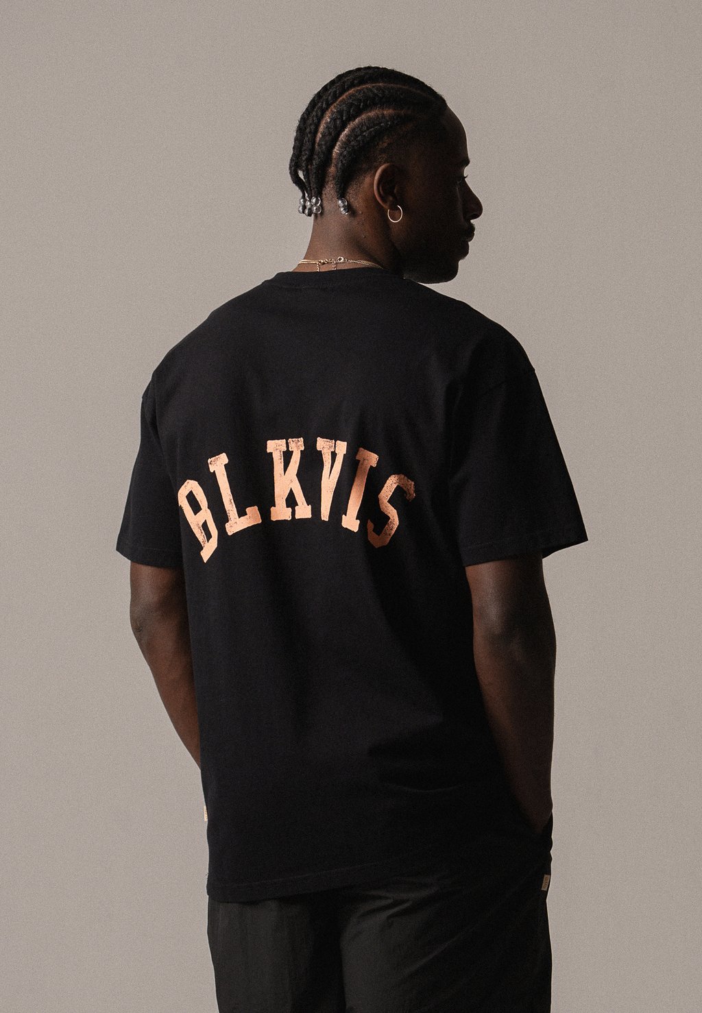 

Футболка с принтом ART LOGO TEE UNISEX BLKVIS, черный