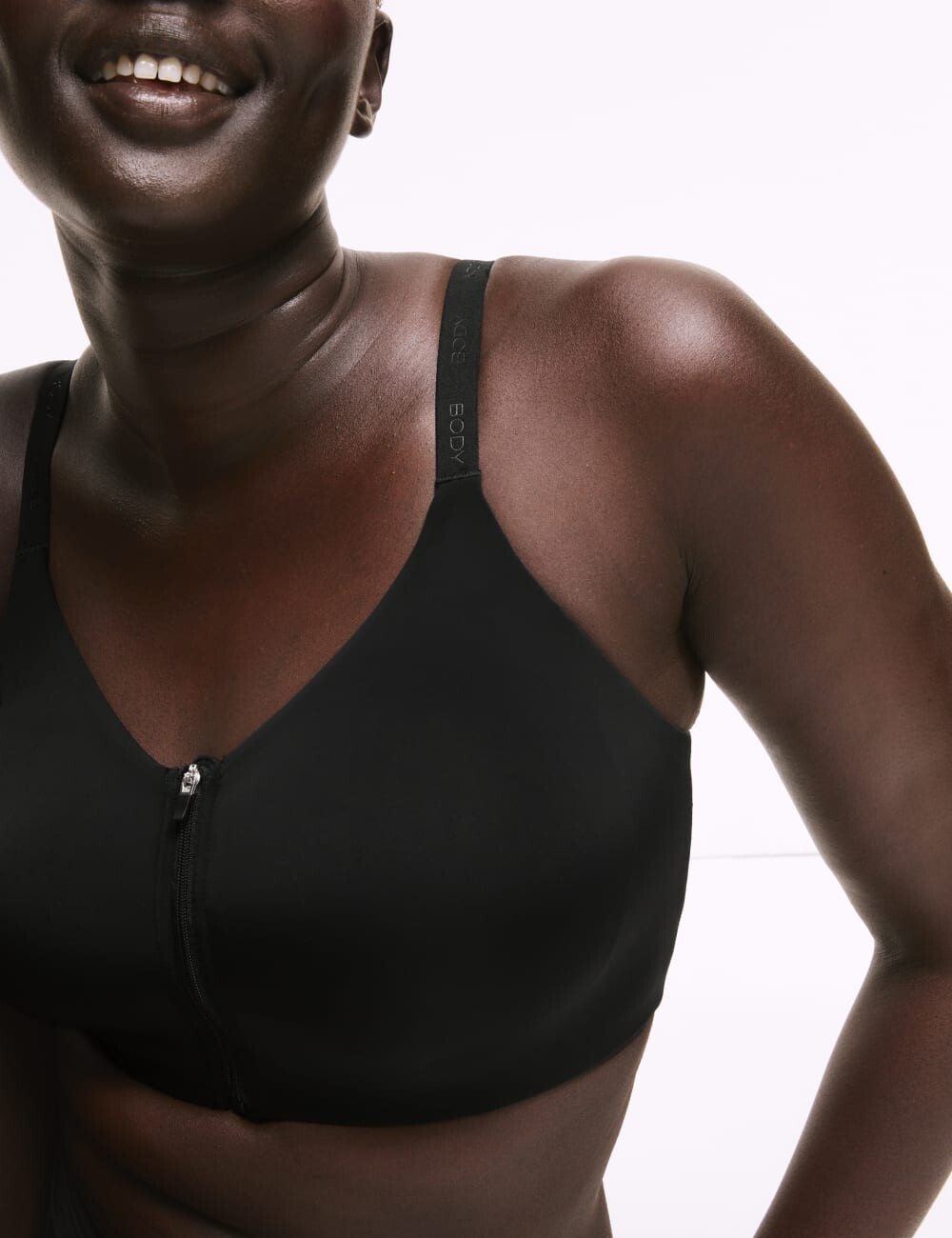 

Бюстгальтер Flexifit без косточек с полной чашкой AE Body by Marks & Spencer, черный