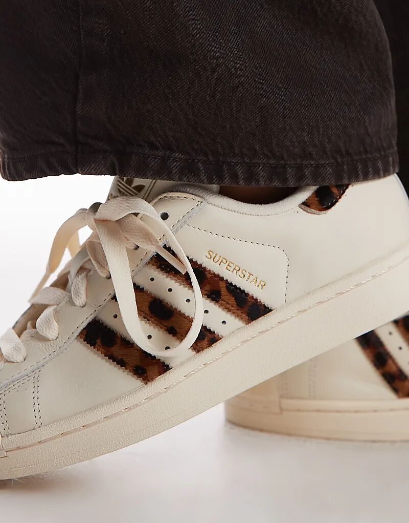 Кроссовки Adidas Originals Superstar II белого цвета с леопардовым принтом и мехом пони — фото 3