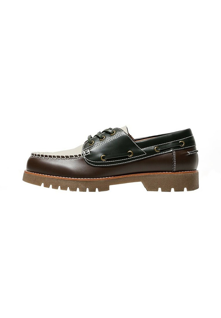 

Туфли-лодочки THREE-TONE MOC TOE Bershka, черный