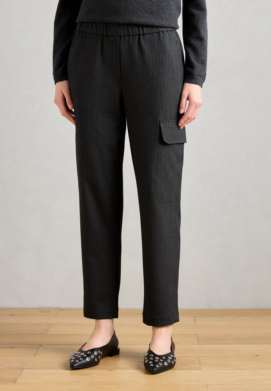 

Брюки Marc O'Polo PANTS JOGGER STYLE SLIM FIT ELASTIC WAISTBAND POCKET DETAIL, Night Grey Melange/Dark Grey