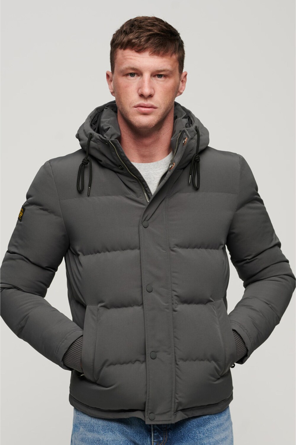 

Пуховик Everest с капюшоном Superdry, серый