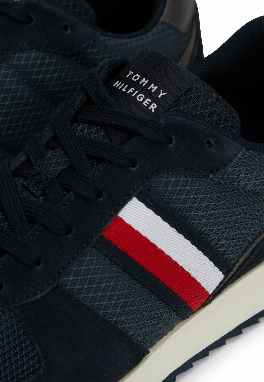 

Кроссовки на шнуровке Tommy Hilfiger, темно-синий