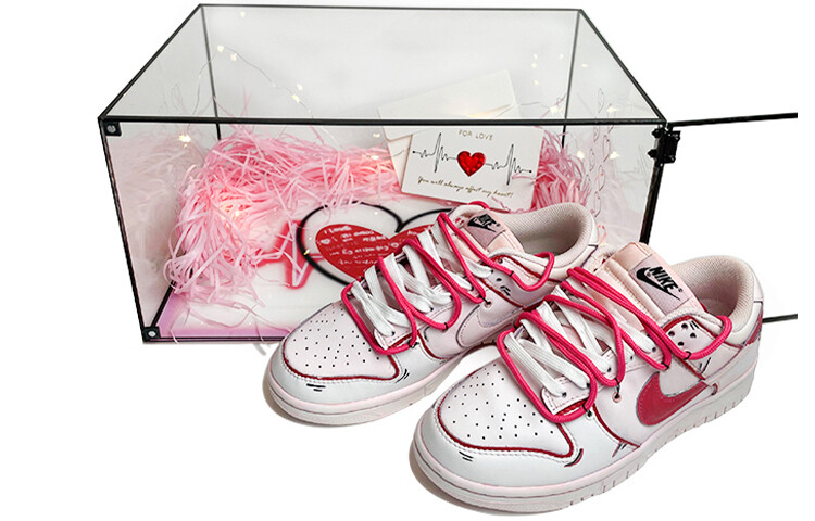 

Кроссовки Nike Dunk Low, белый