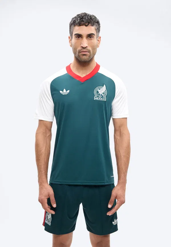 Футболка сборной Мексики 26 выездная предматчевая Adidas Originals, белый/аврора айви