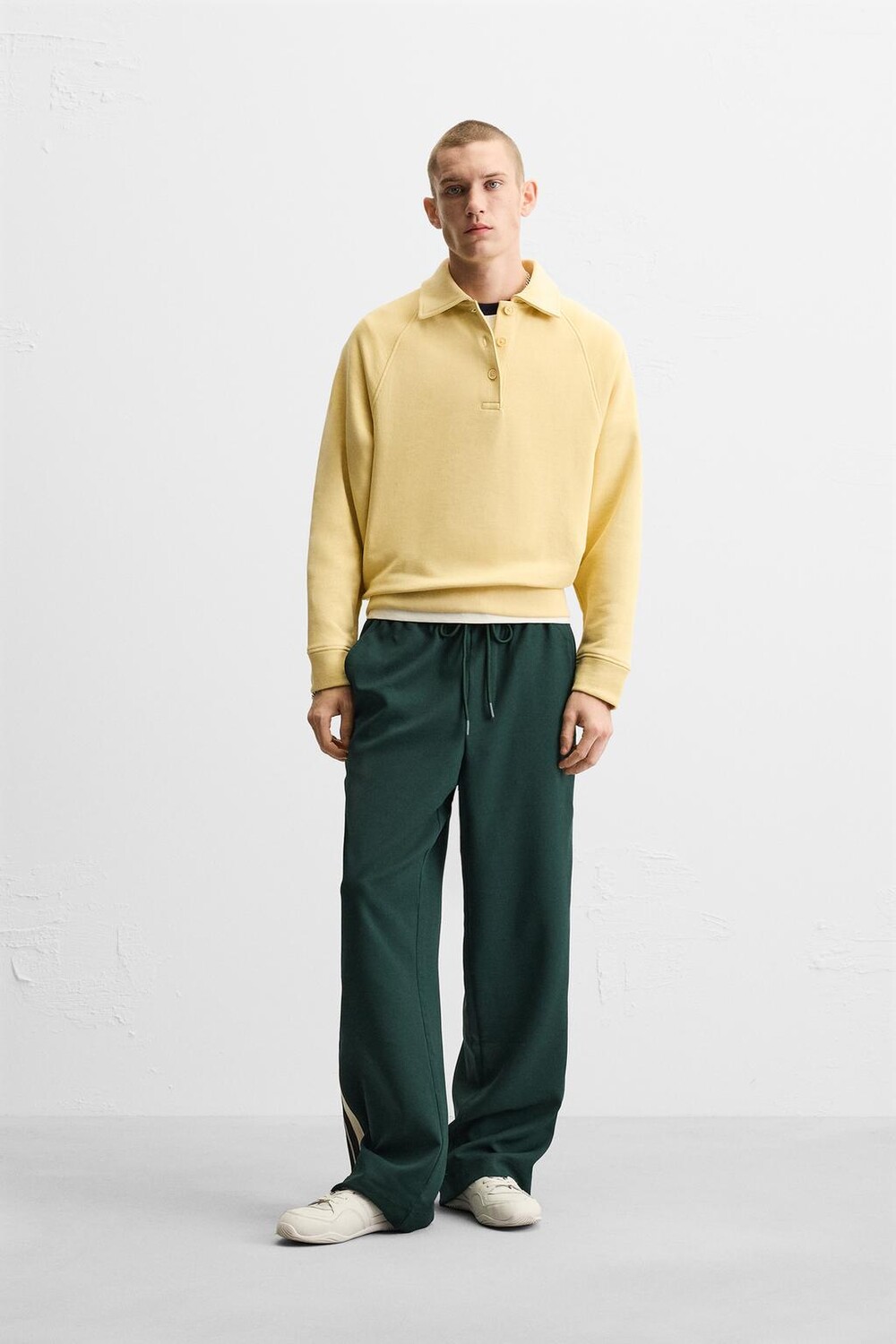 

Технические брюки с лампасами по боку ZARA, цвет bottle green