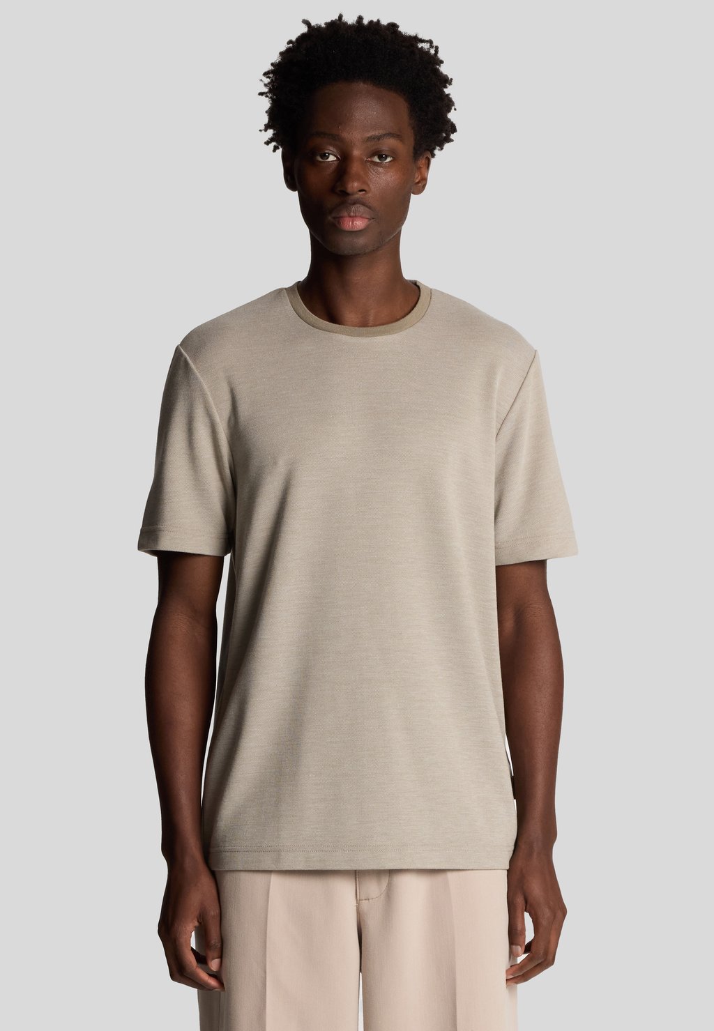 

Базовая футболка TWO TONE Lyle & Scott, коричневый