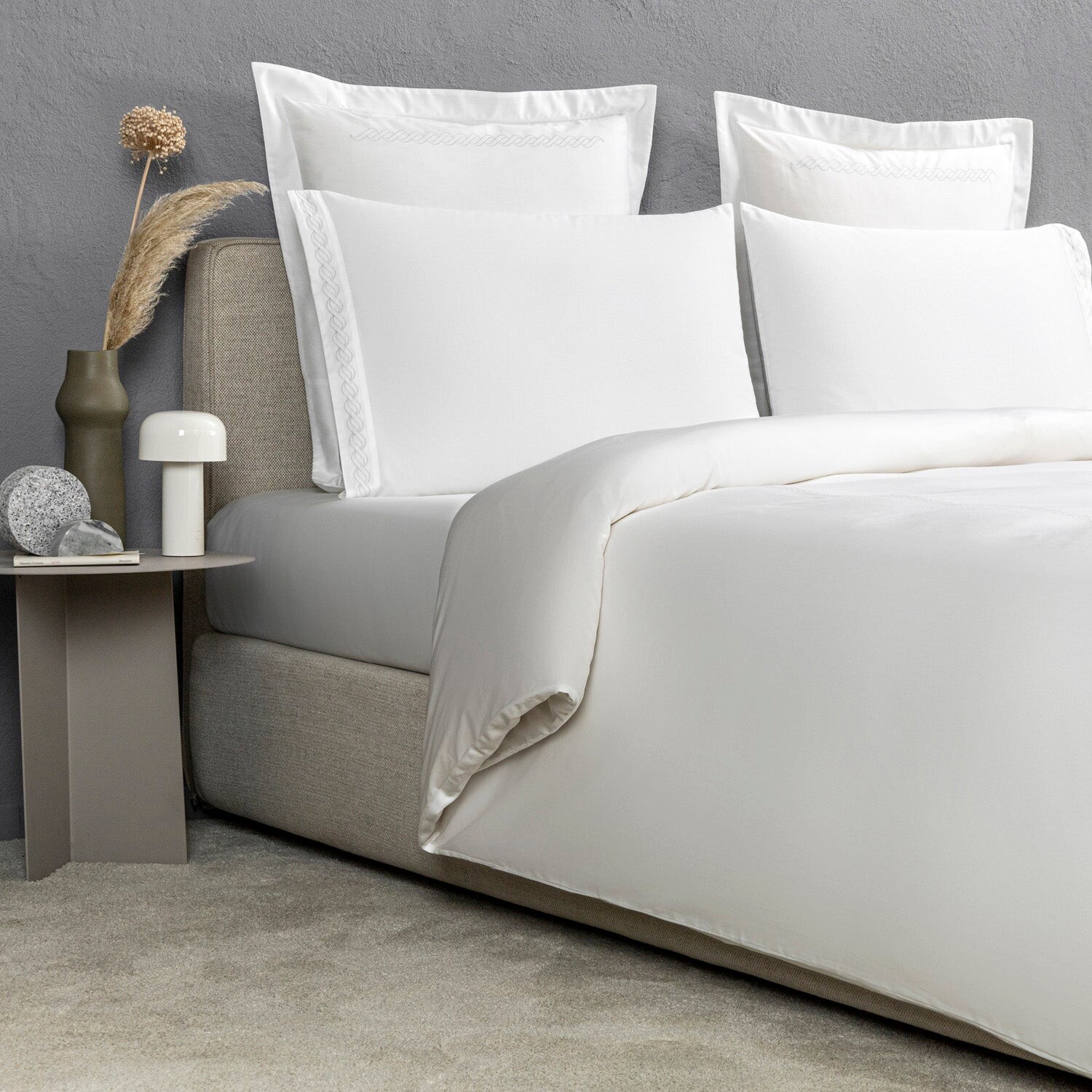 

Пододеяльник Frette Taormina с вышивкой, цвет White/Opal Blue