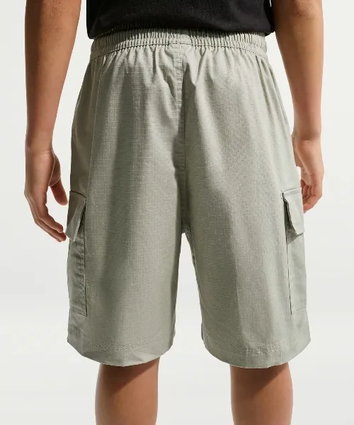 Детские шорты карго из хлопка Nike Sportswear Club Woven IF2840-304 светло-зелёные — фото 2