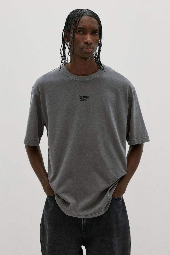 

Футболка Reebok с надписью «washed» Reebok, черный