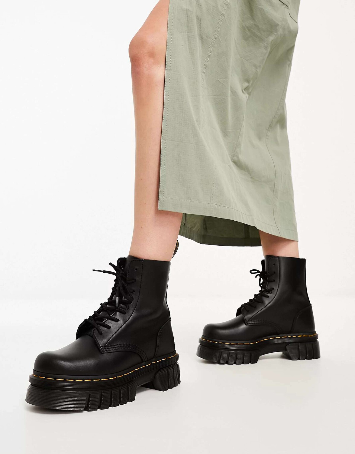 Черные ботинки со шнуровкой и массивной подошвой Dr Martens Audrick 8-Eye — фото 2