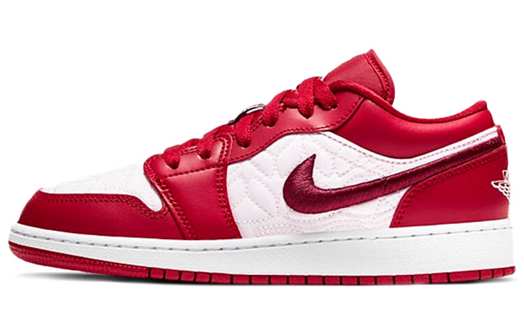 

Кроссовки Jordan 1 Low SE Red Quilt (GS), Серый, Кроссовки Jordan 1 Low SE Red Quilt (GS)