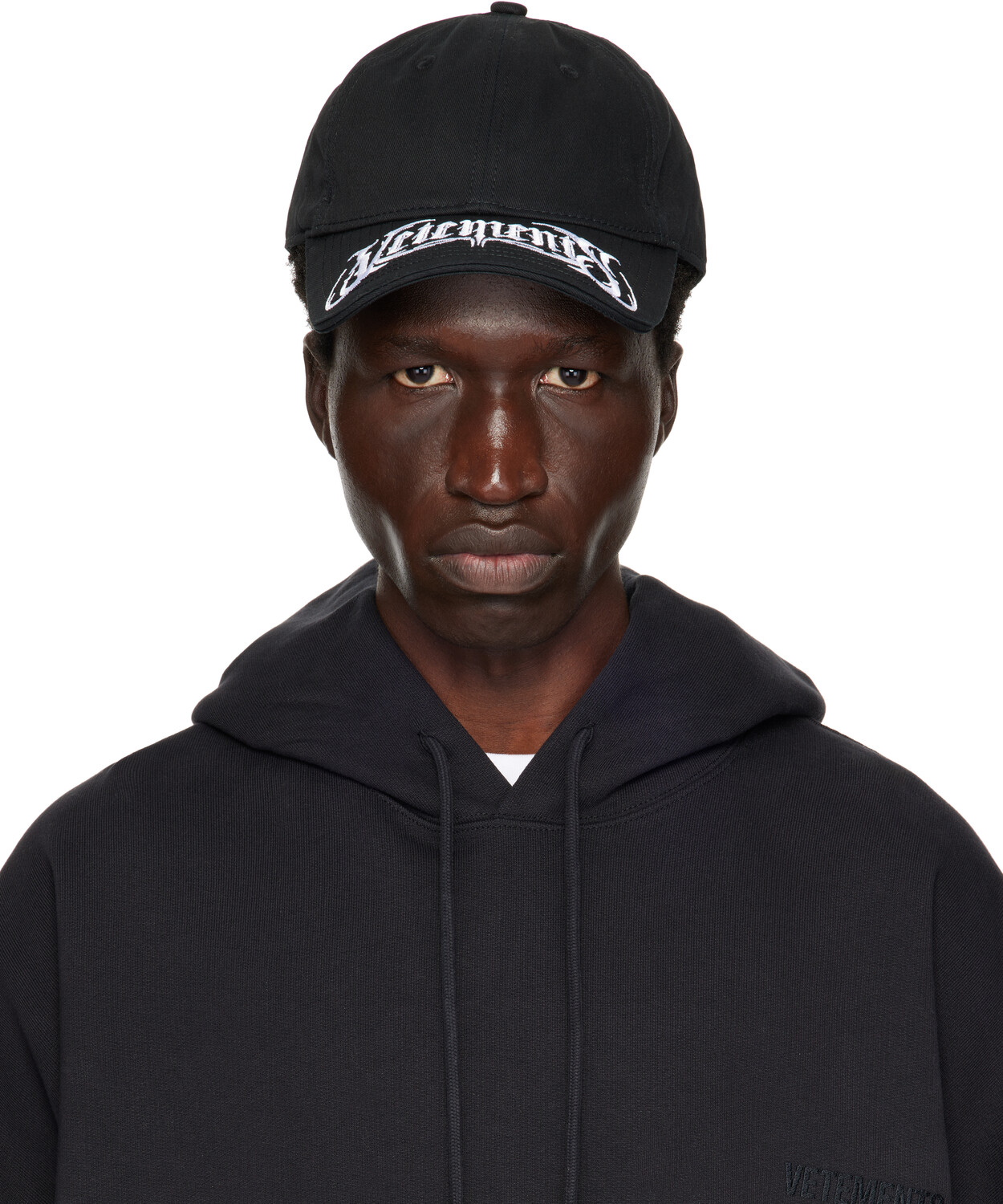 

Металлическая кепка с логотипом VETEMENTS, черный