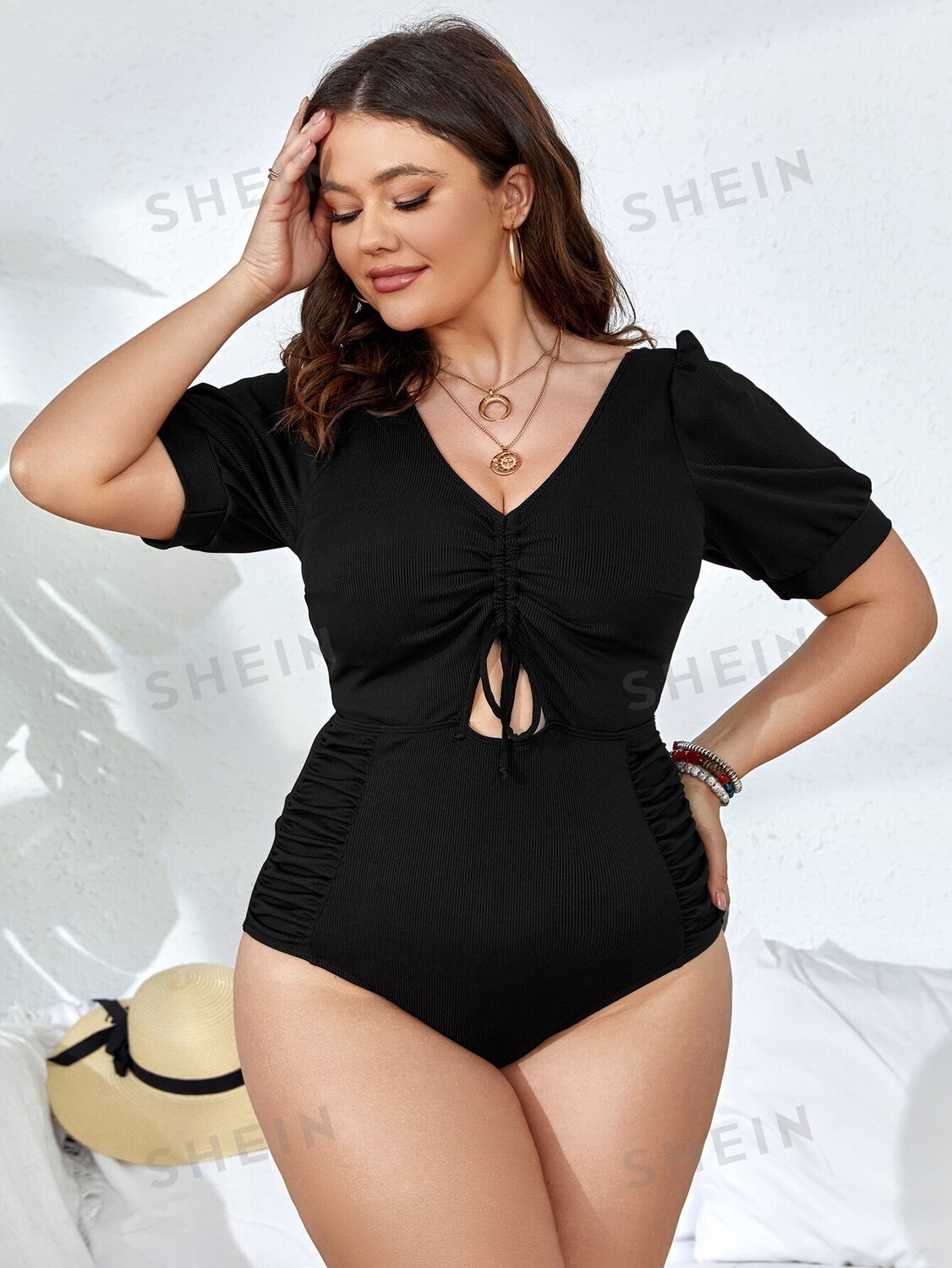 

Swim Curve, Цельный, больших размеров, с оборками, вырезом, завязывается спереди Shein, черный