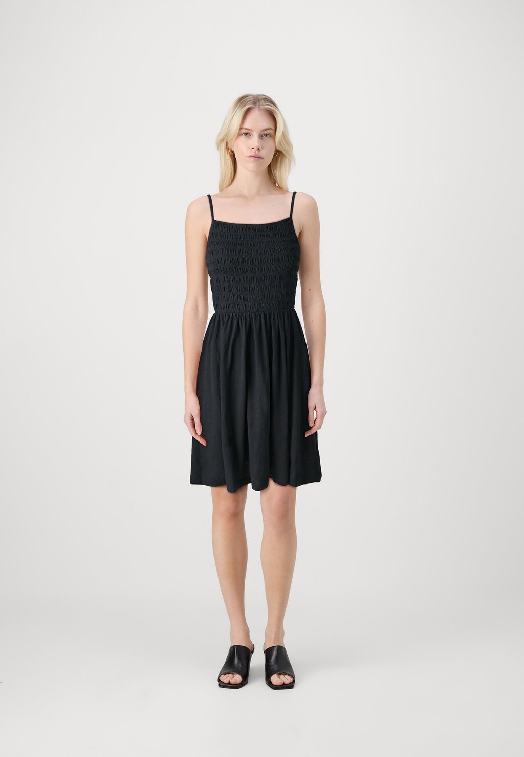 

Платье из джерси Smocked Mini Dress GAP, черное