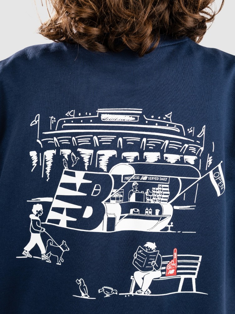 Свитер New Balance Stadium Concession Graphic FT Crew Kids Sweater, nb navy — фото 3