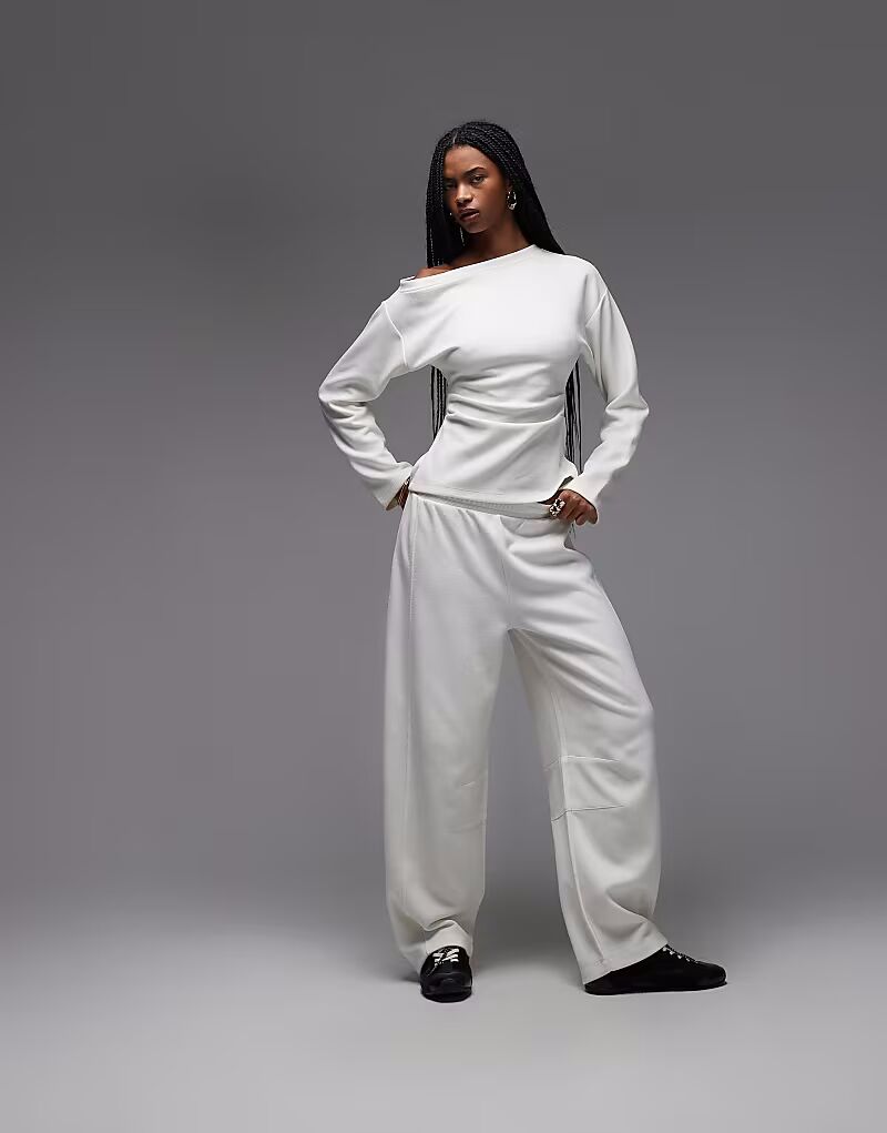 

Супермягкие джоггеры Extreme с бочкообразными штанинами кремового цвета Asos Design