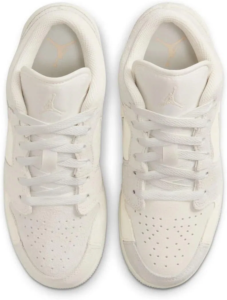 Кроссовки баскетбольные Nike Air Jordan 1 Low, Pale Ivory/Sail