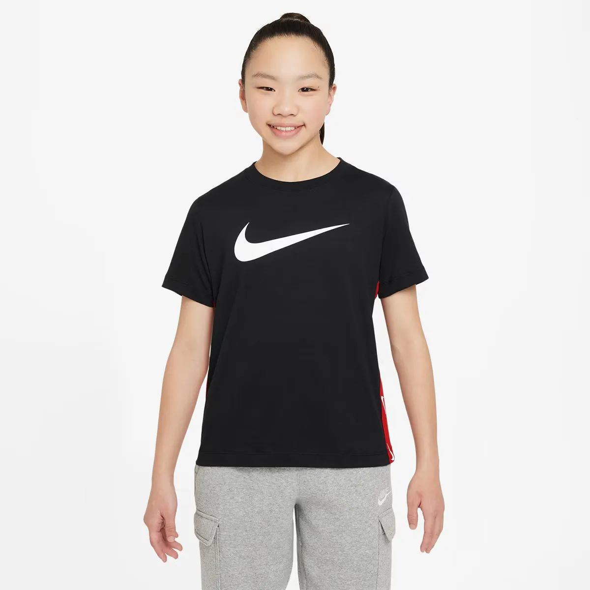

Детская футболка Nike Sportswear, черный
