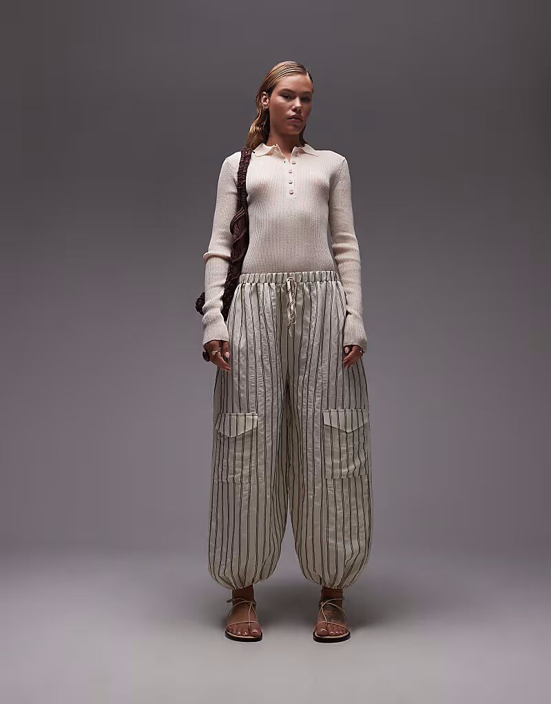 

Брюки-баллоны с текстурированными карманами в молочно-белую полоску Asos Design