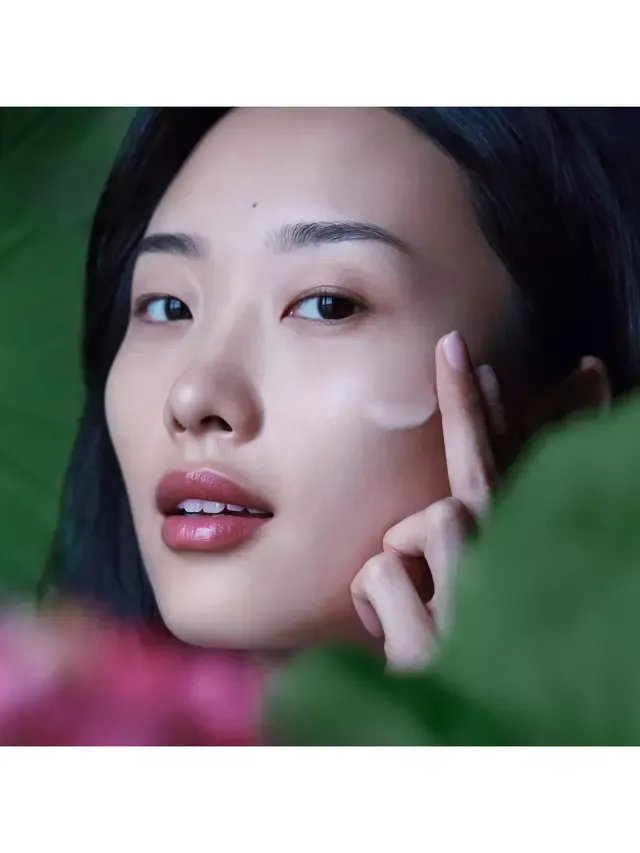 Сыворотка Fresh — Для обновления кожи Lotus Youth Preserve Resurfacing Dream Serum, 30 мл — фото 3