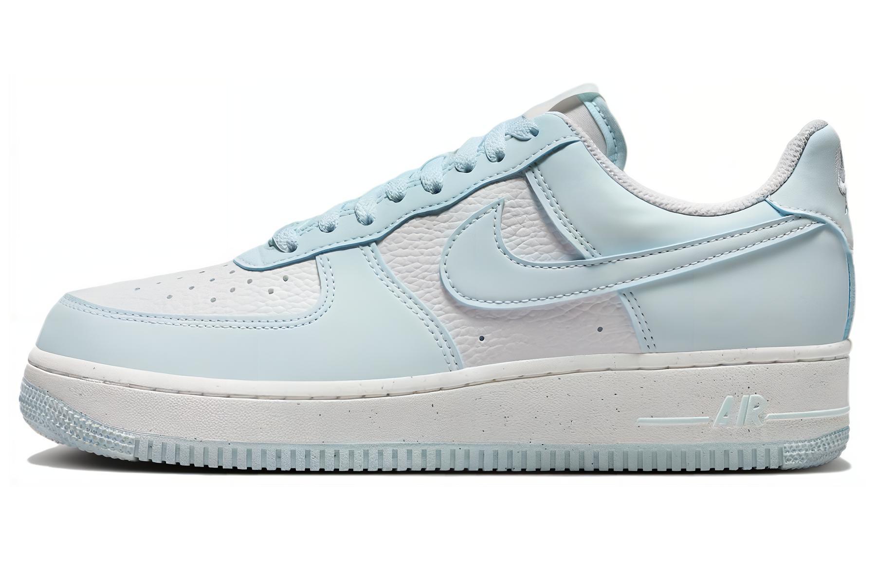 

Женские кроссовки для скейтбординга Nike Air Force 1, White/Blue