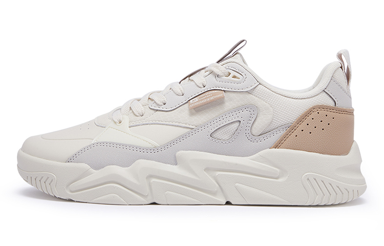 

XTEP Подводное течение 1,5 Темный поток Лоу-топ скейтборд кроссовки мужские Чайно-белый Ясень - Чайно-белый/Голубино-серый/Бежевый Умбра, цвет Tea White/Dove Gray/Beige Umber