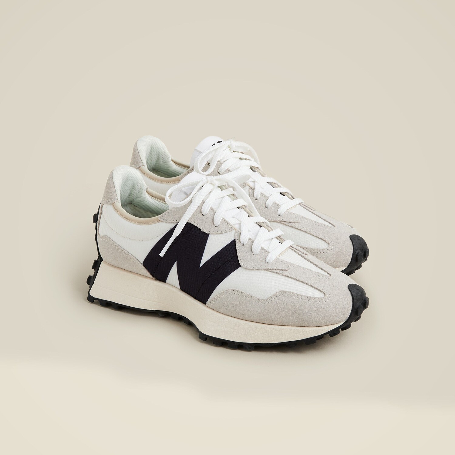 

Кроссовки New Balance 327 J.Crew, черный