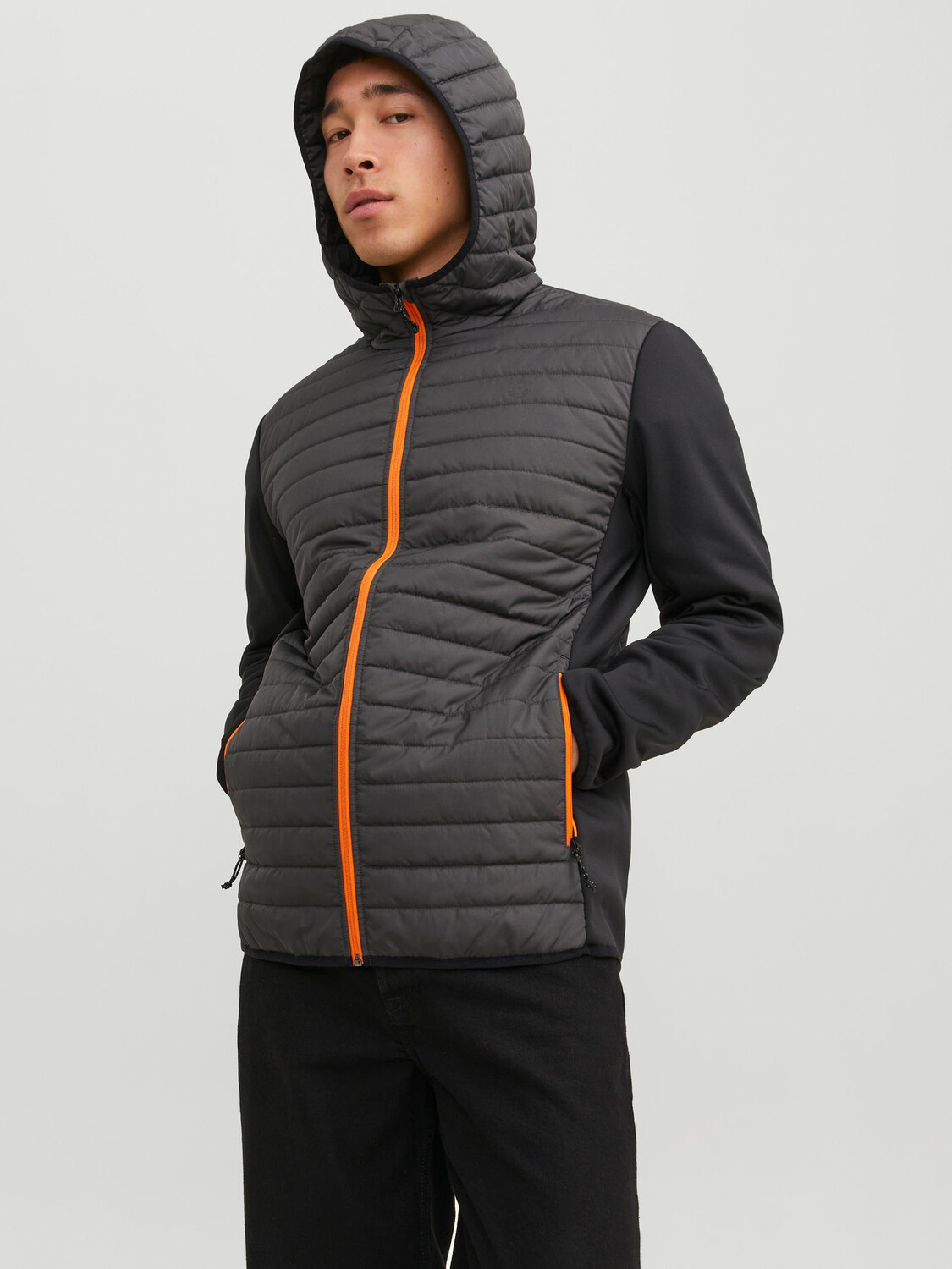 

Куртка Jack & Jones Softshell Stepp Jacke mit Kapuze JJEMULTI, черный