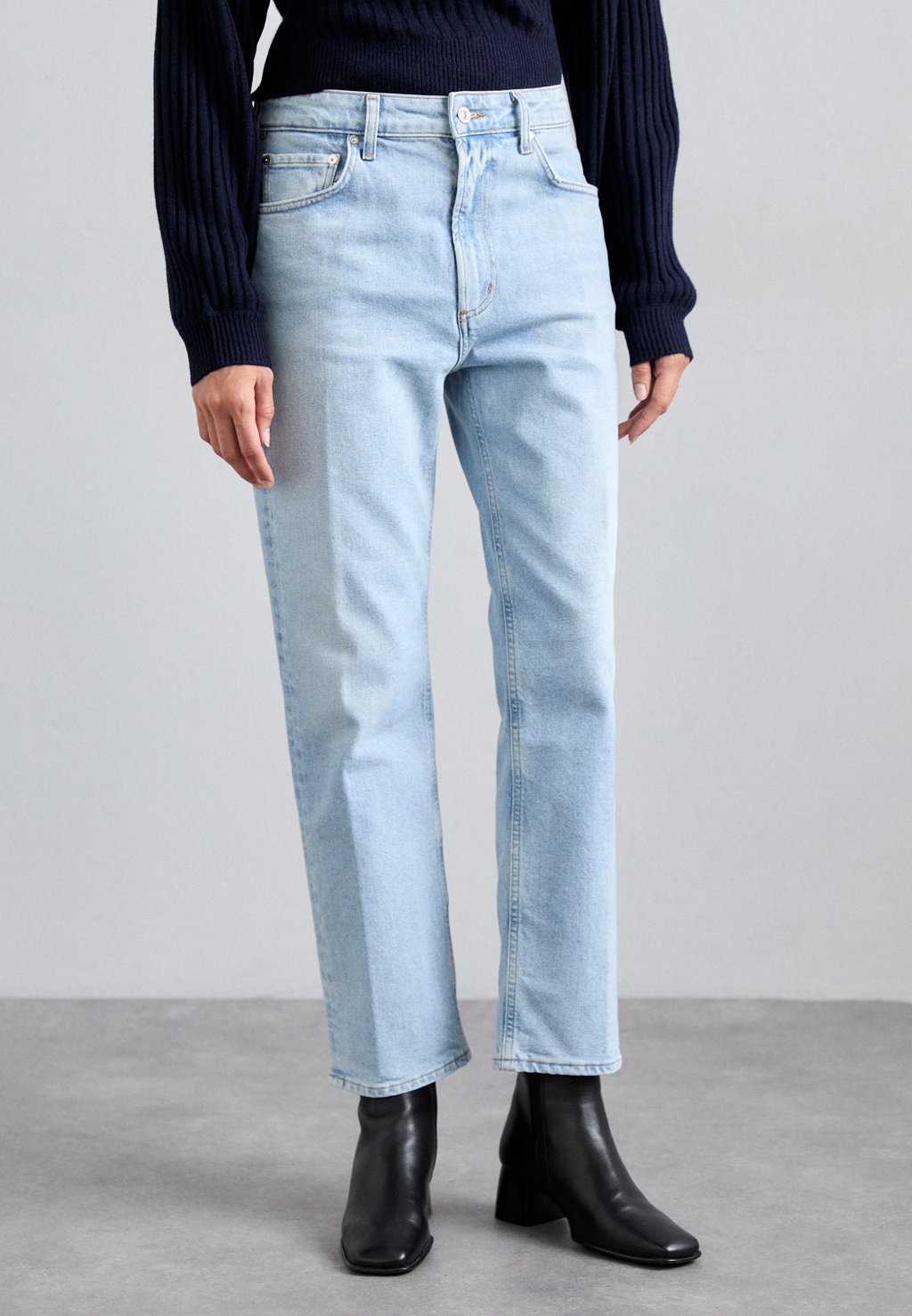 

Джинсы прямого кроя ZURIE ANKLE Citizens of Humanity, цвет Light Blue Denim