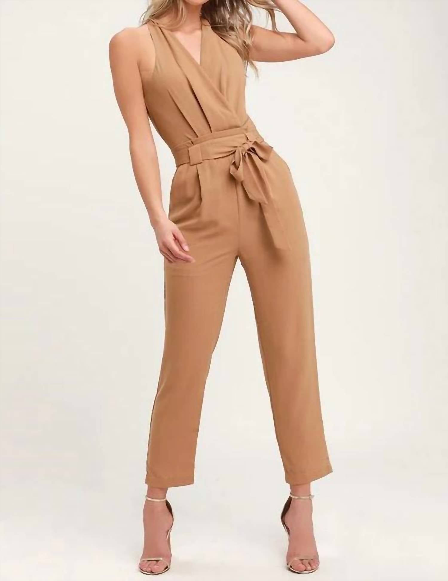 

Комбинезон с лямкой на шее и поясом цвета Camel Pine Apparel