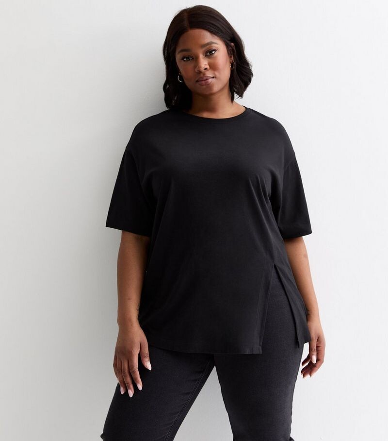 

Черная хлопковая футболка с разрезом на подоле Curves New Look, черный