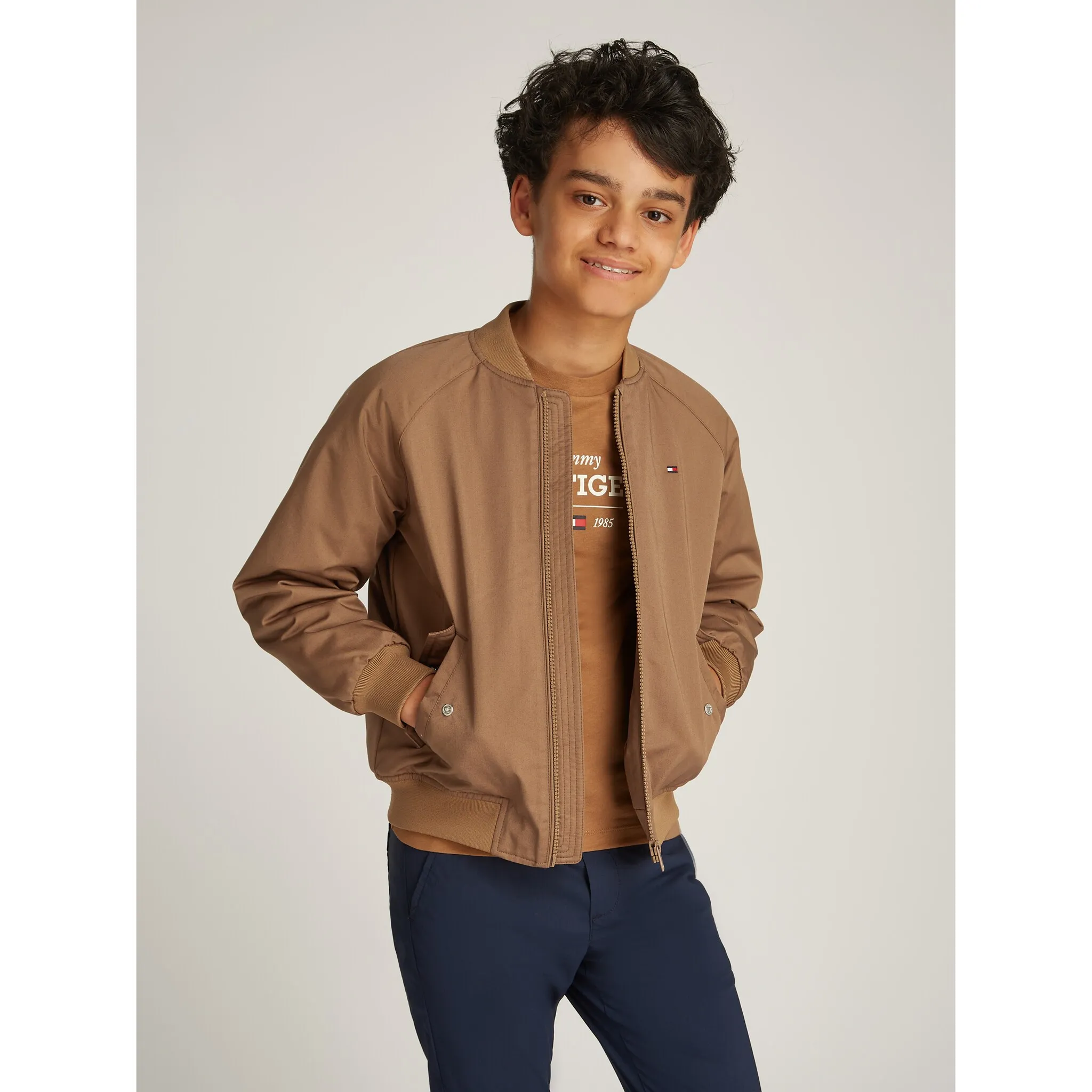 

Куртка-бомбер Tommy Hilfiger «TWILL BOMBER JACKET» с нашивкой-логотипом, цвет Hickory