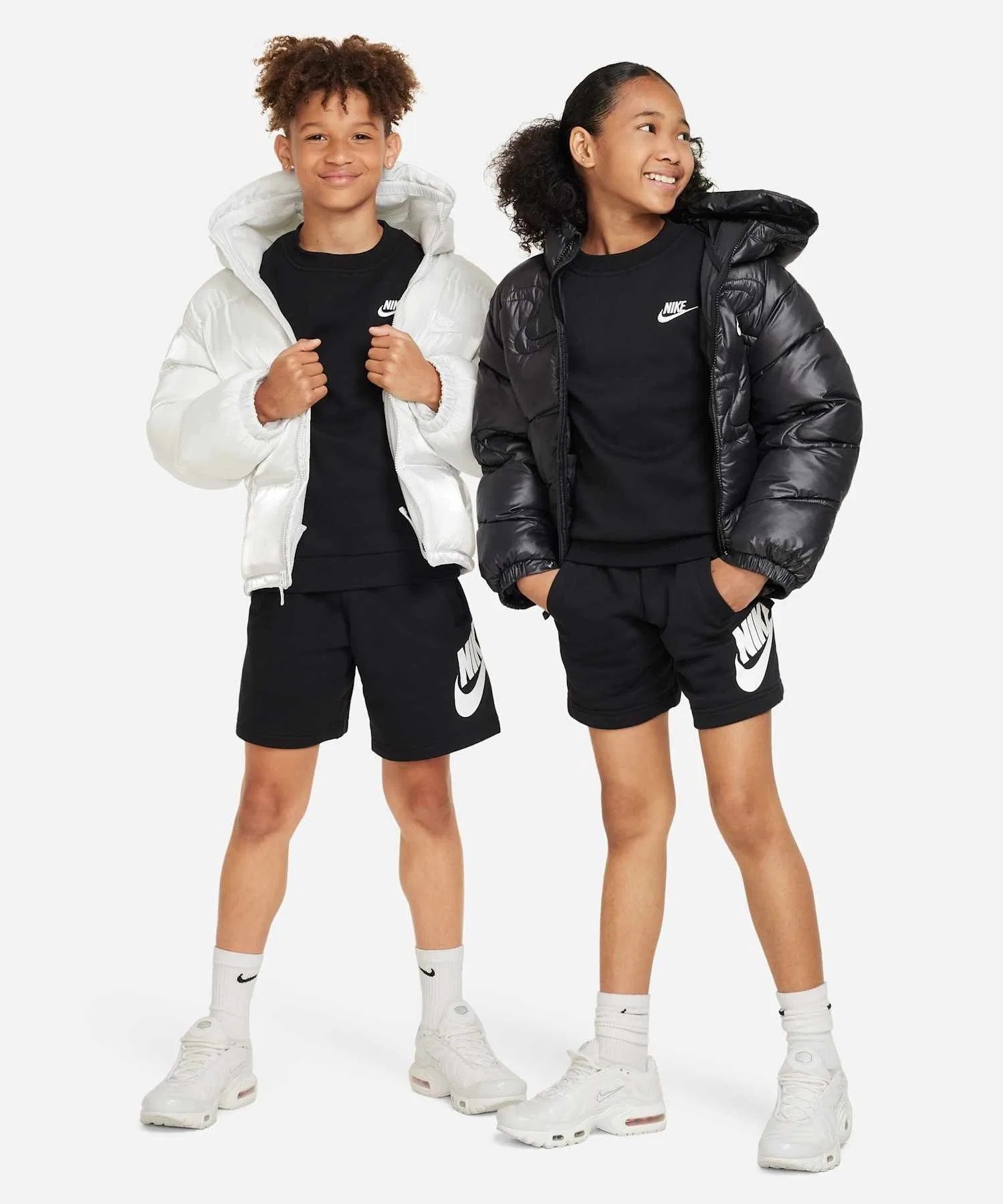 《В наличии комплект》 Детская флисовая толстовка Nike Sportswear Club / Детская флисовая толстовка Nike Sportswear Club FD3006-010, черная — фото 4