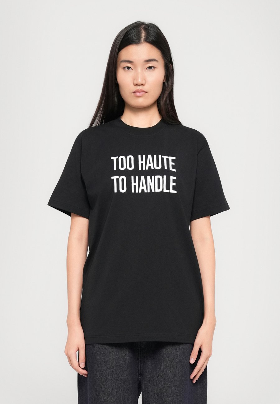 

Футболка MOSCHINO TOO HAUTE TO HANDLE , Black